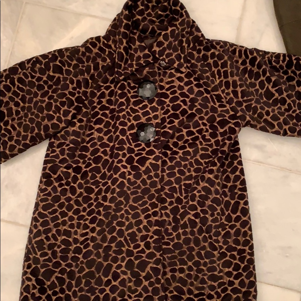 Size large boutique short sleeve coat